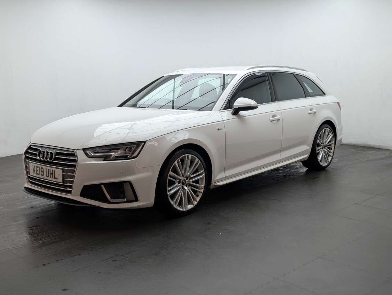 2019 AUDI A4 AVANT 2019 AUDI A4 AVANT