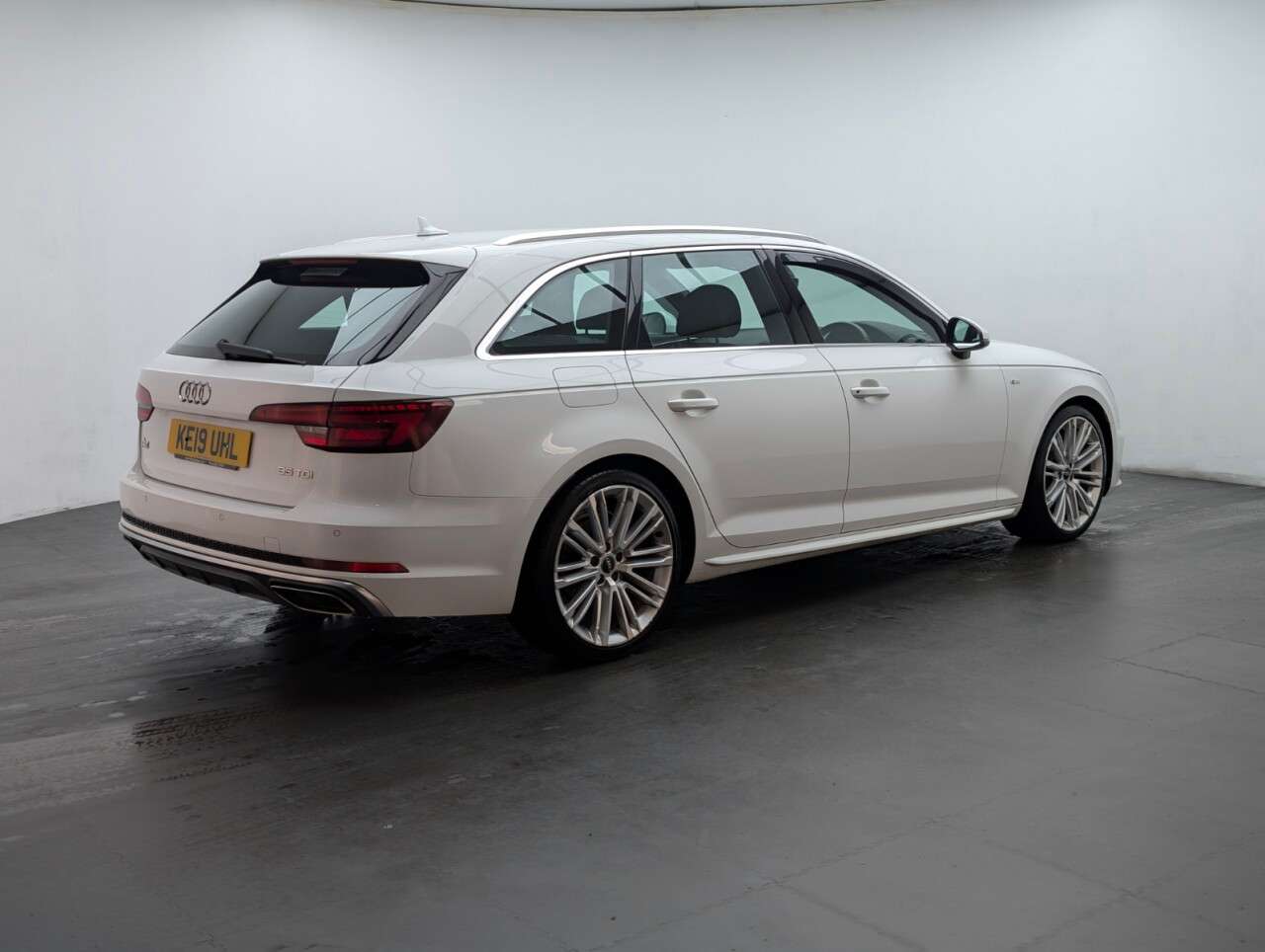 2019 AUDI A4 AVANT 2019 AUDI A4 AVANT