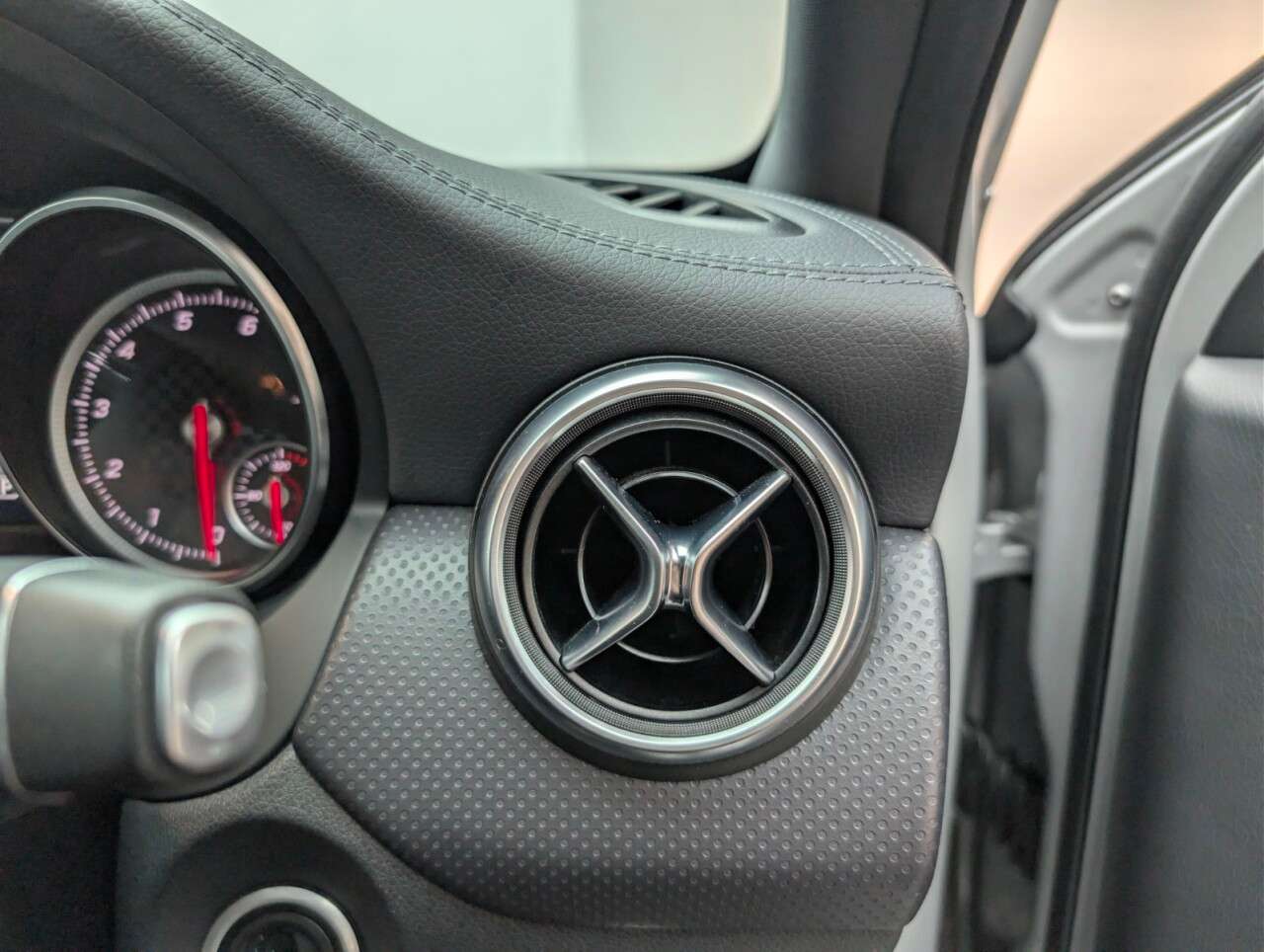 2016 MERCEDES-BENZ A CLASS 2016 MERCEDES-BENZ A CLASS