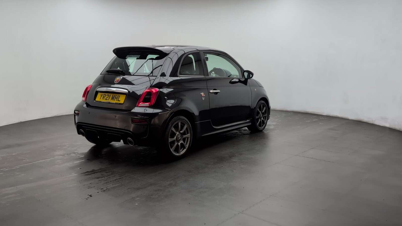 2021 ABARTH 595 2021 ABARTH 595