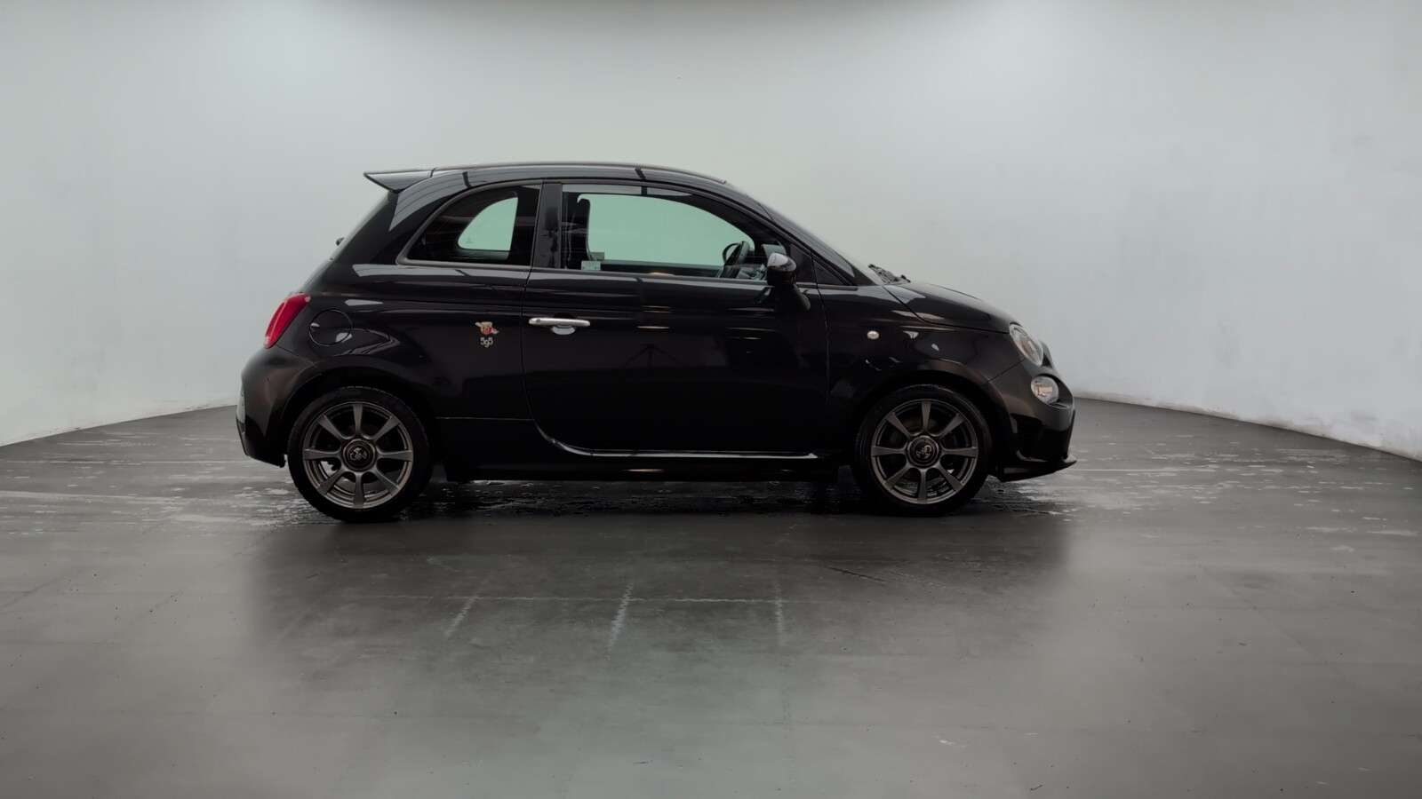 2021 ABARTH 595 2021 ABARTH 595