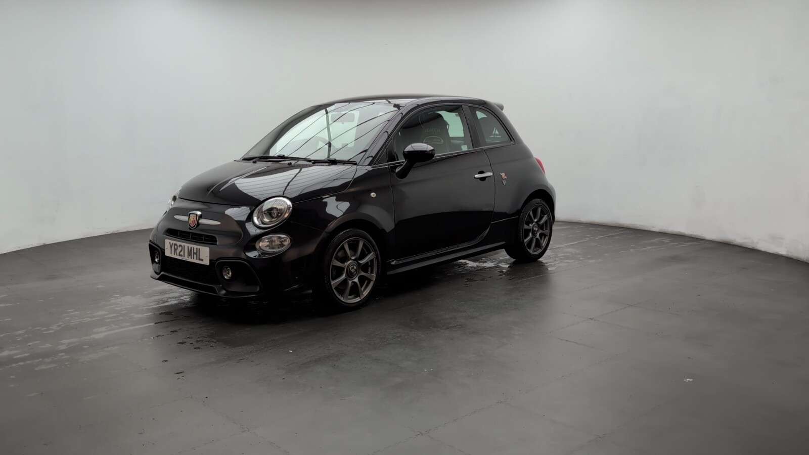 2021 ABARTH 595 2021 ABARTH 595