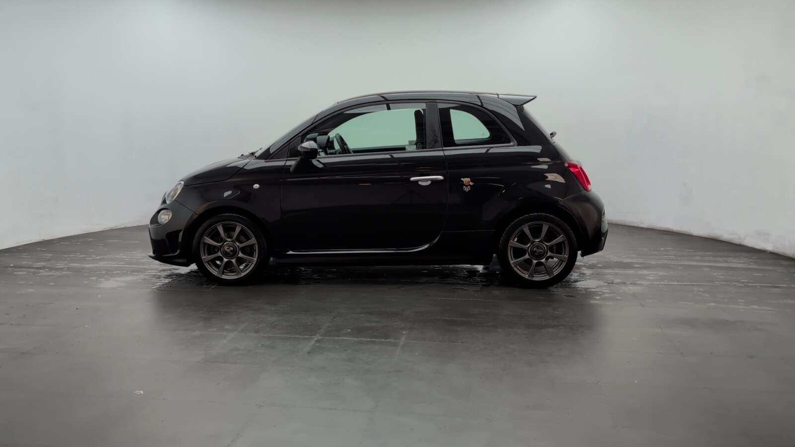 2021 ABARTH 595 2021 ABARTH 595