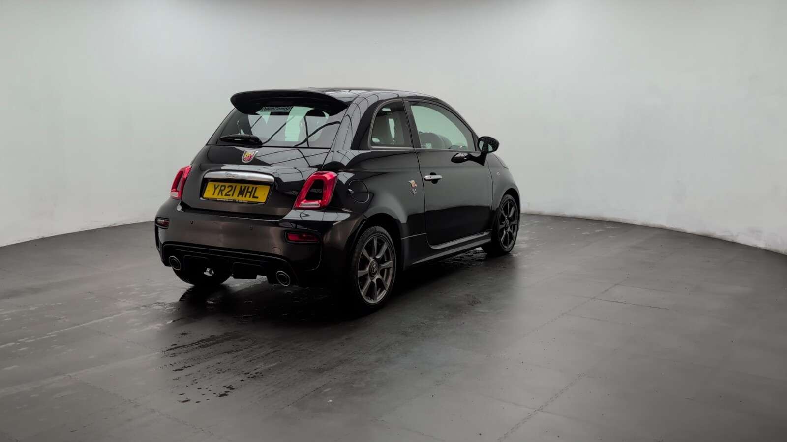 2021 ABARTH 595 2021 ABARTH 595