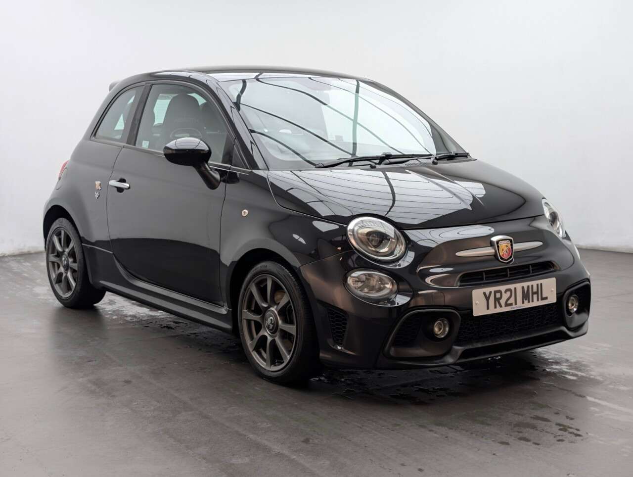 2021 ABARTH 595 2021 ABARTH 595