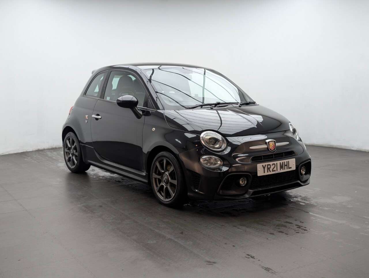 2021 ABARTH 595 2021 ABARTH 595