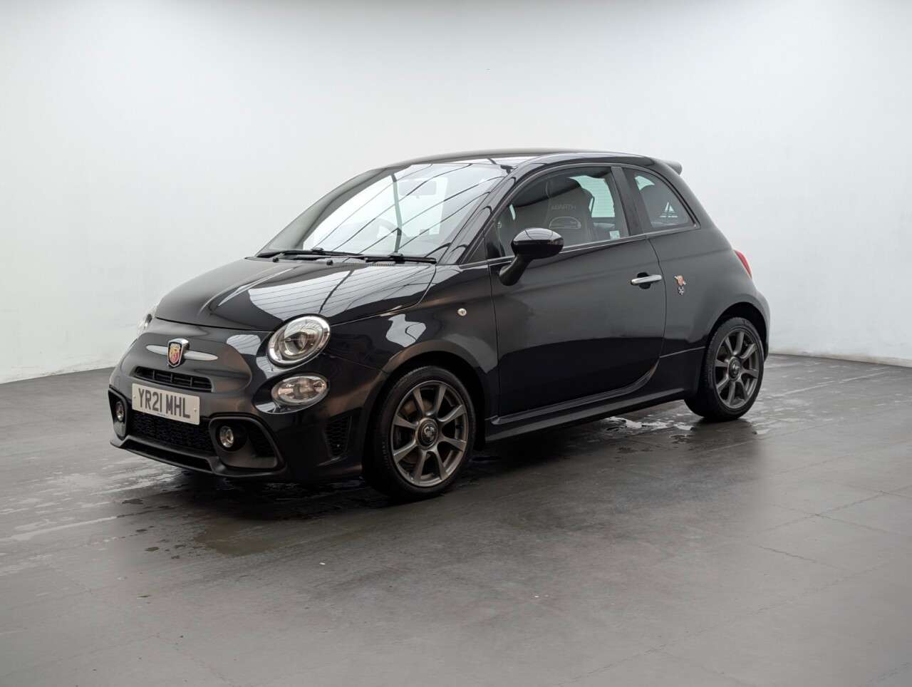 2021 ABARTH 595 2021 ABARTH 595