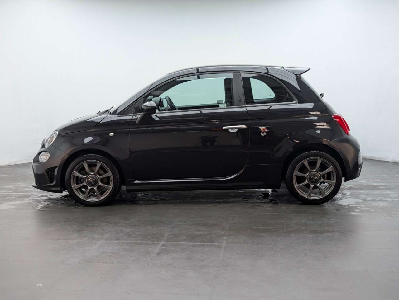 2021 ABARTH 595 2021 ABARTH 595