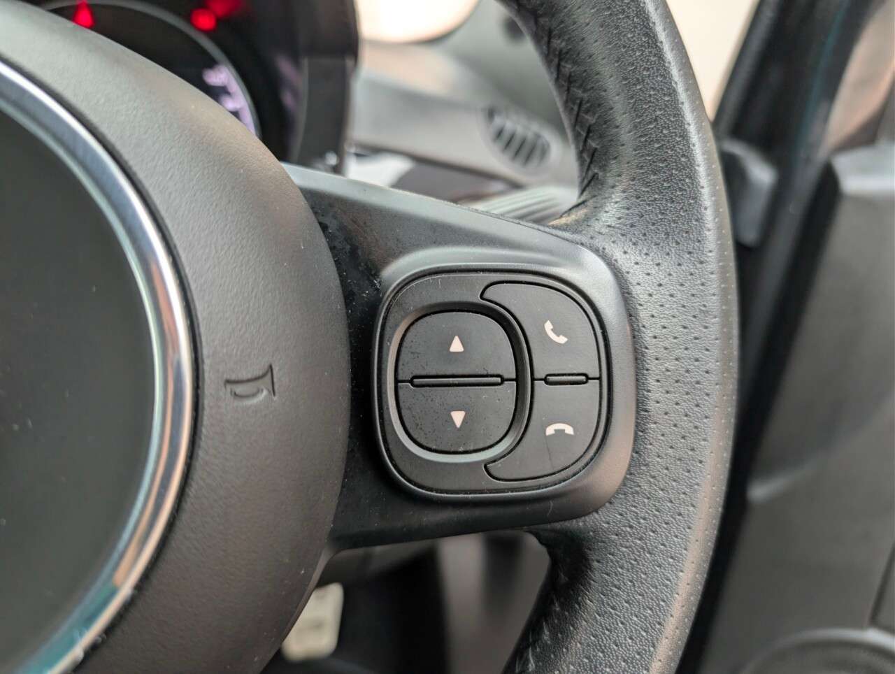 2021 ABARTH 595 2021 ABARTH 595