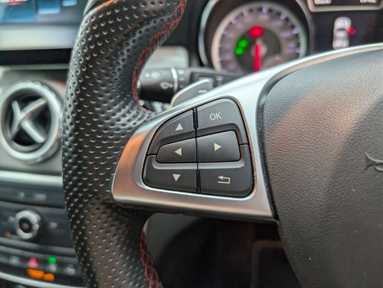 2016 MERCEDES-BENZ 180 2016 MERCEDES-BENZ 180