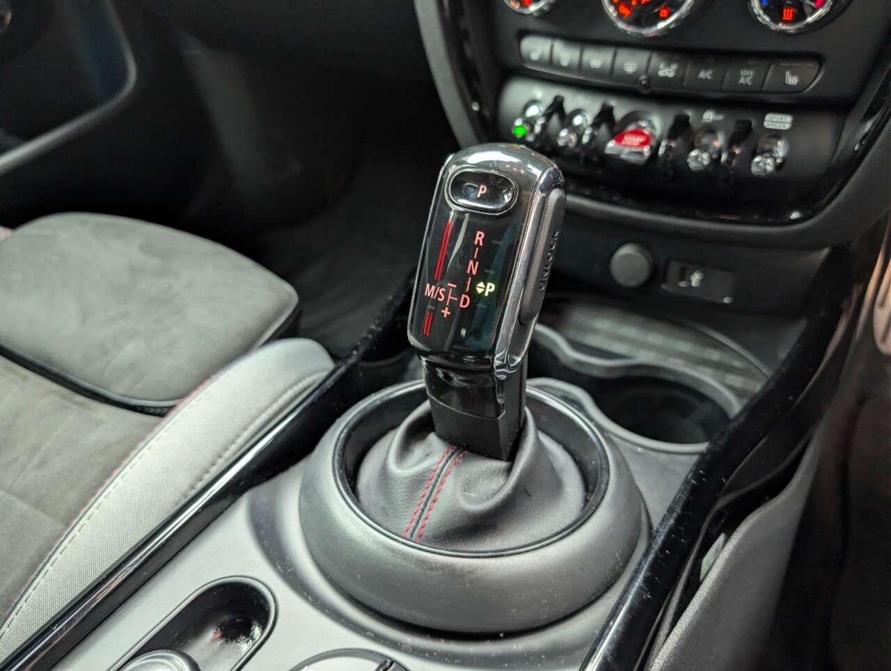 2020 MINI CLUBMAN 2020 MINI CLUBMAN