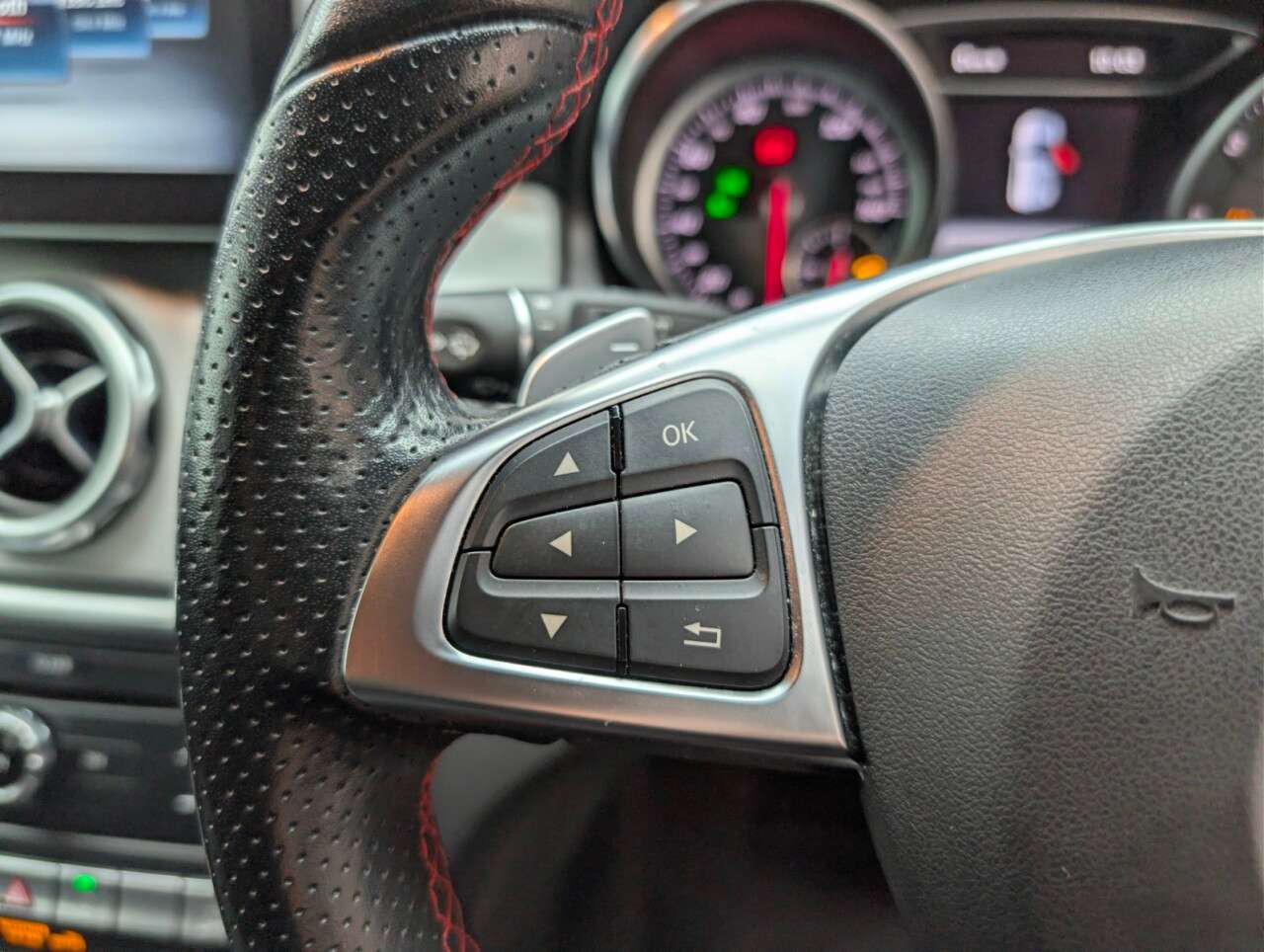 2018 MERCEDES-BENZ 180 2018 MERCEDES-BENZ 180