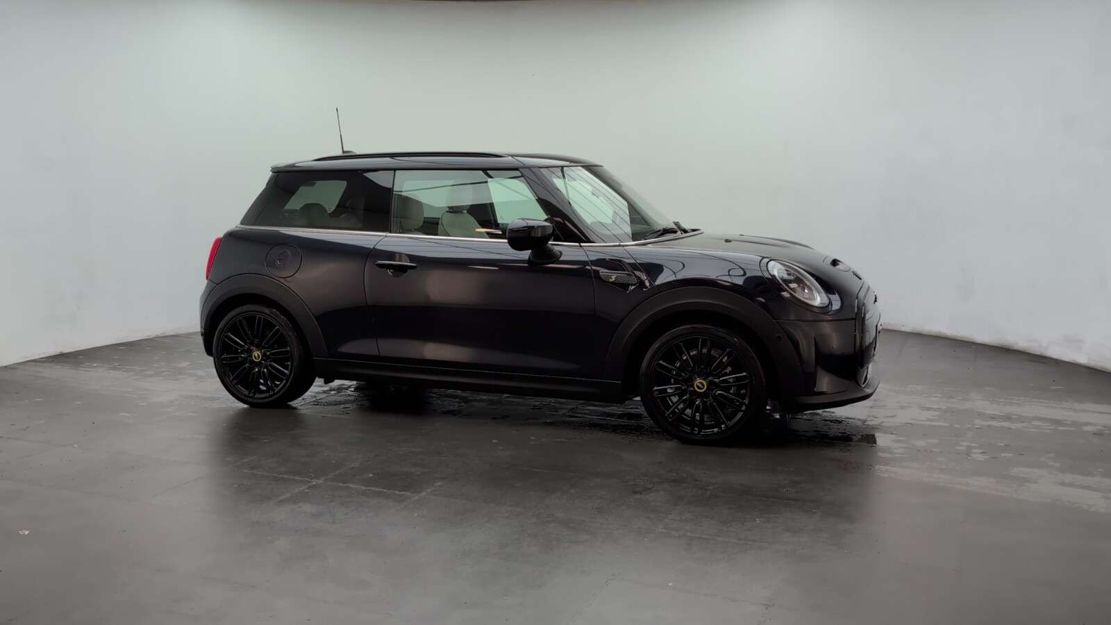 2021 MINI ELECTRIC HATCH 2021 MINI ELECTRIC HATCH