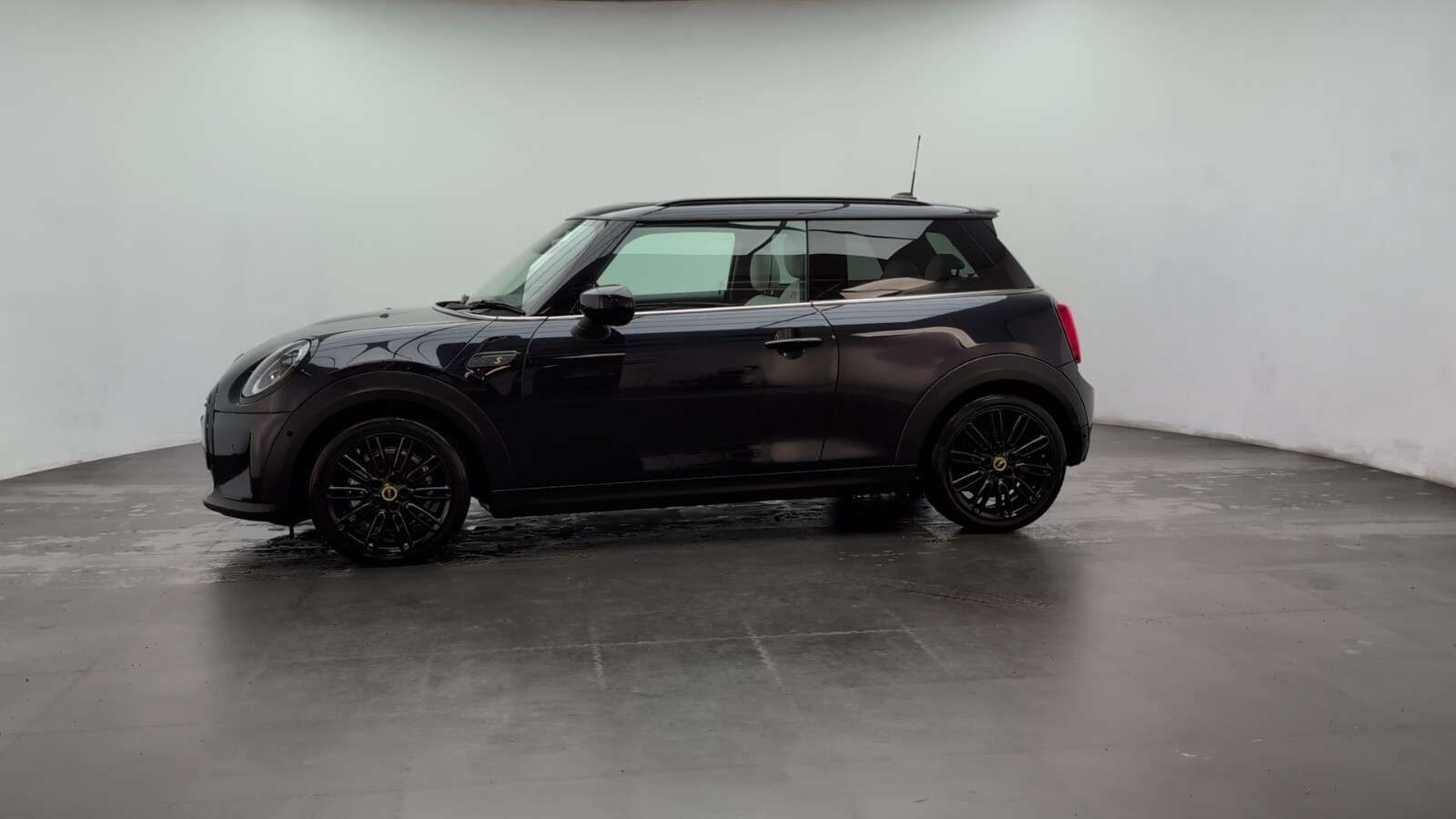 2021 MINI ELECTRIC HATCH 2021 MINI ELECTRIC HATCH