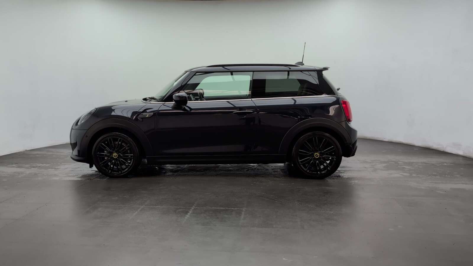 2021 MINI ELECTRIC HATCH 2021 MINI ELECTRIC HATCH