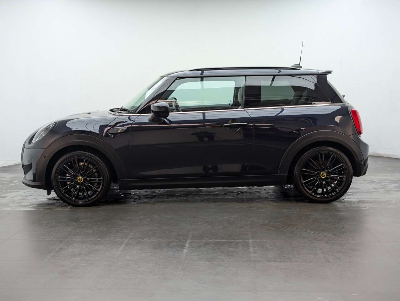 2021 MINI ELECTRIC HATCH 2021 MINI ELECTRIC HATCH