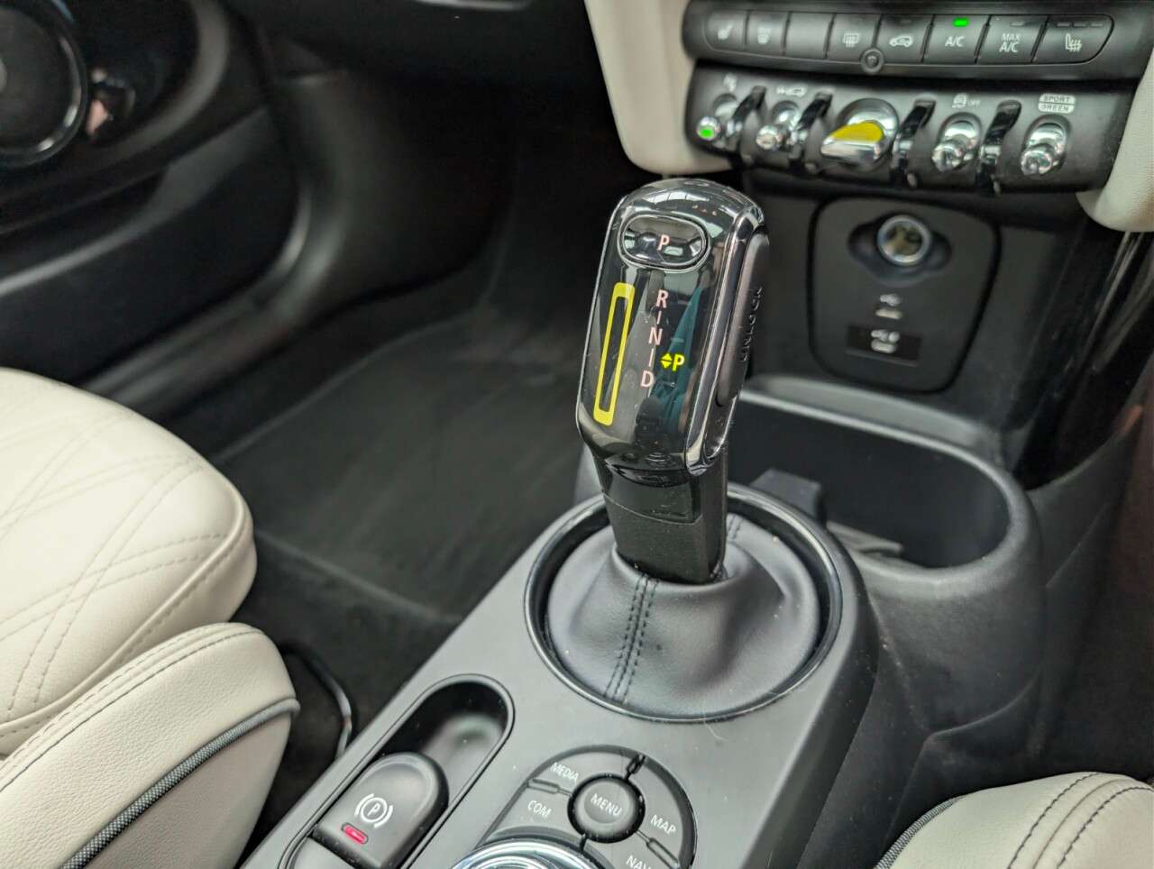 2021 MINI ELECTRIC HATCH 2021 MINI ELECTRIC HATCH