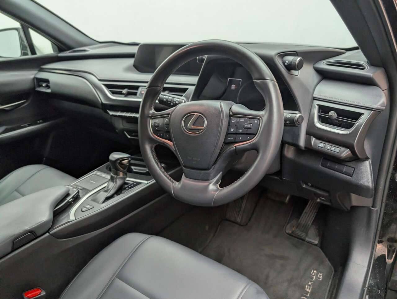 2022 LEXUS UX 2022 LEXUS UX