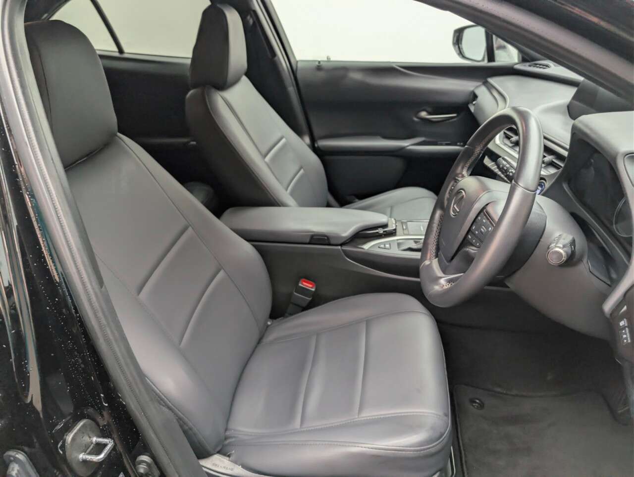 2022 LEXUS UX 2022 LEXUS UX