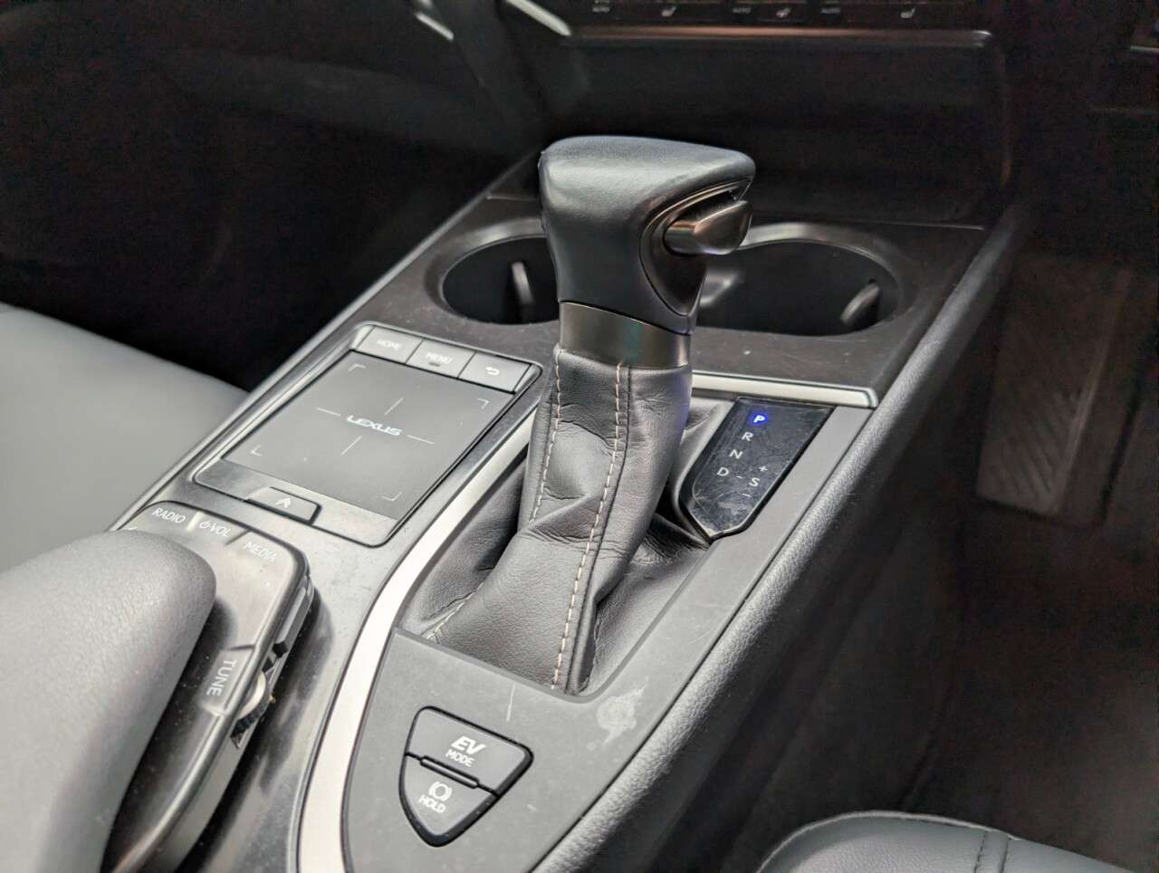 2022 LEXUS UX 2022 LEXUS UX