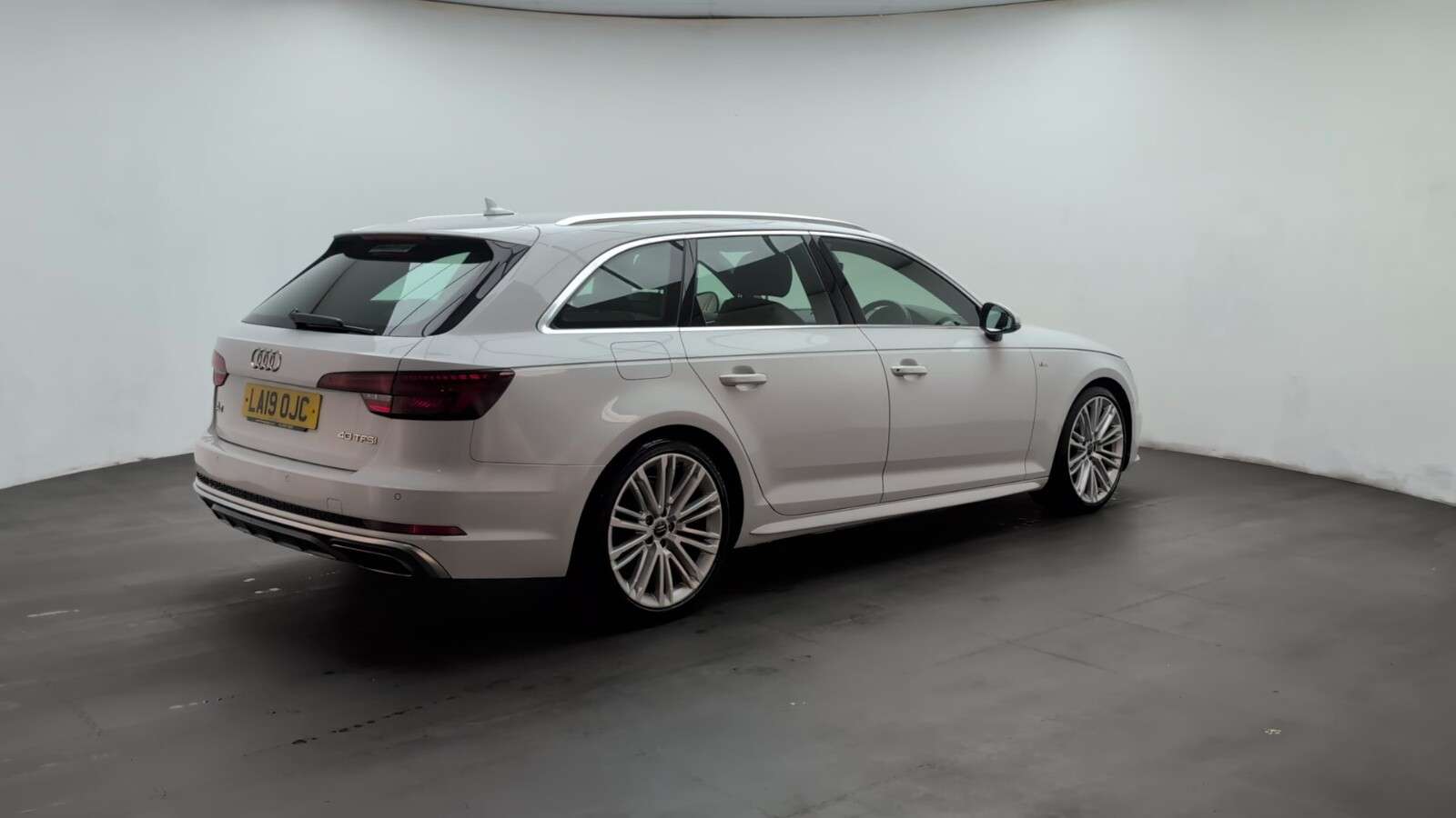 2019 AUDI A4 AVANT 2019 AUDI A4 AVANT