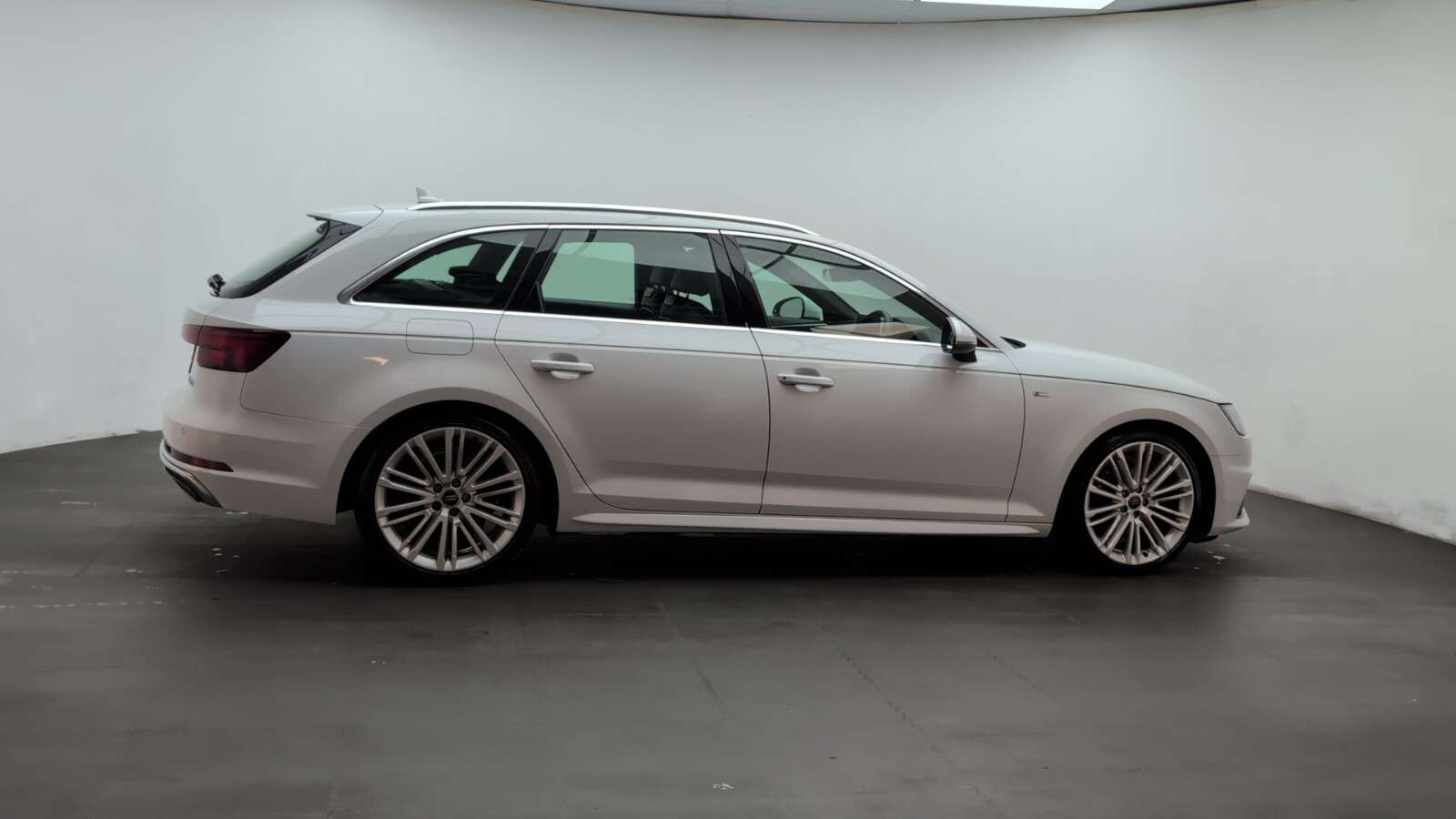 2019 AUDI A4 AVANT 2019 AUDI A4 AVANT