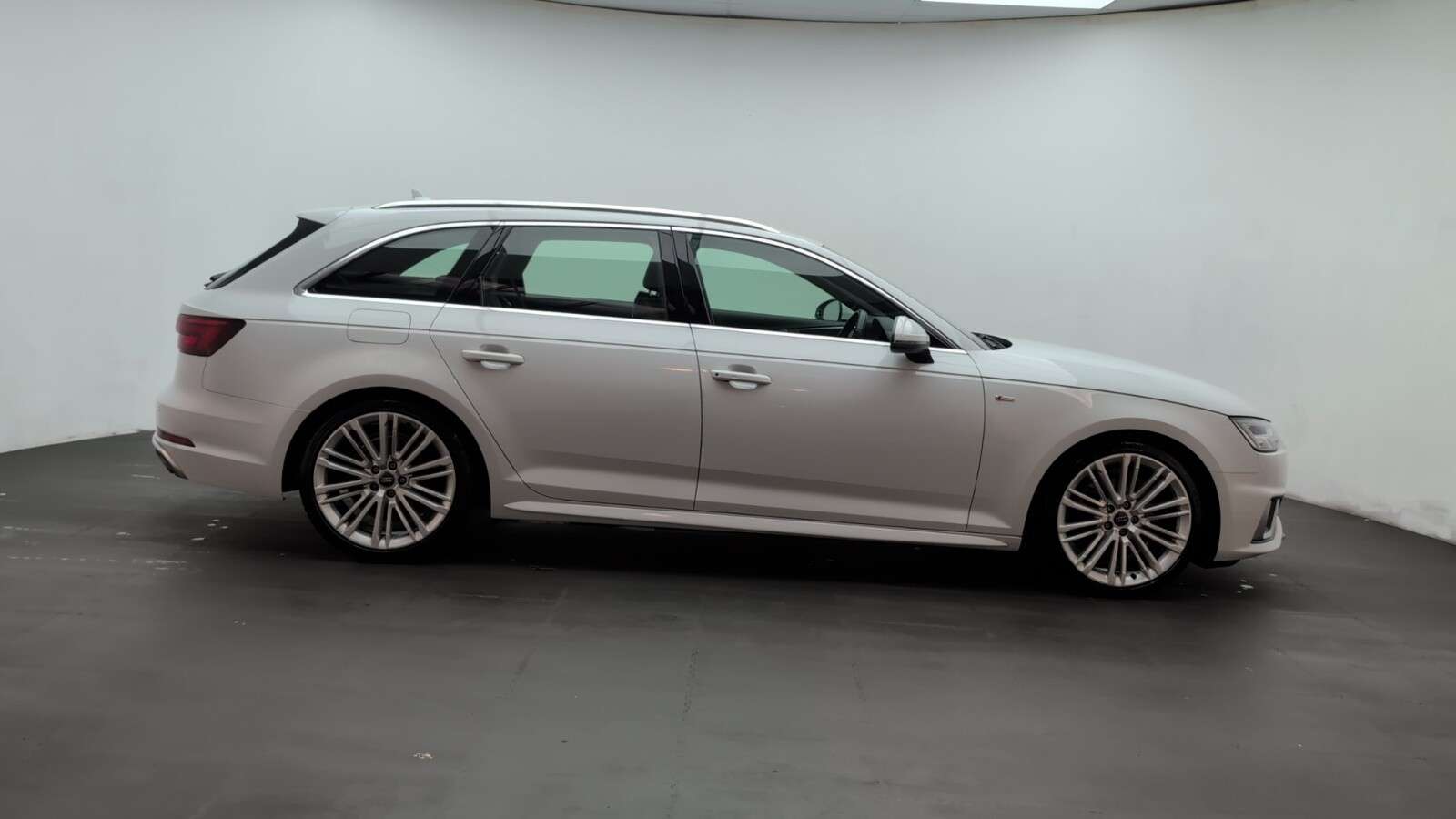 2019 AUDI A4 AVANT 2019 AUDI A4 AVANT