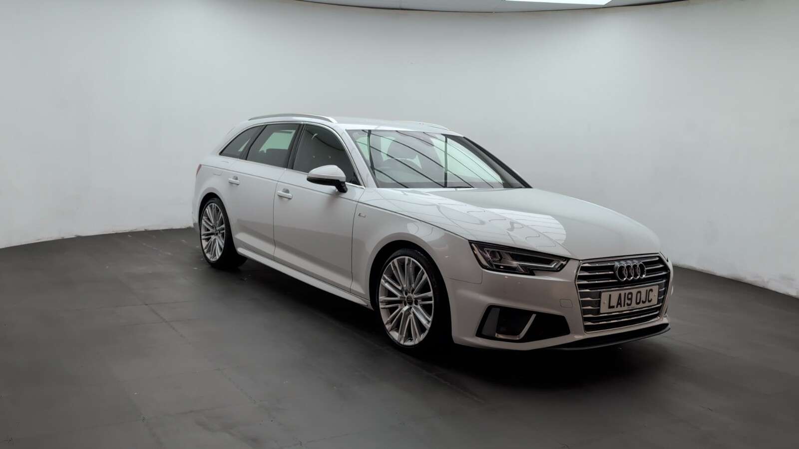 2019 AUDI A4 AVANT 2019 AUDI A4 AVANT