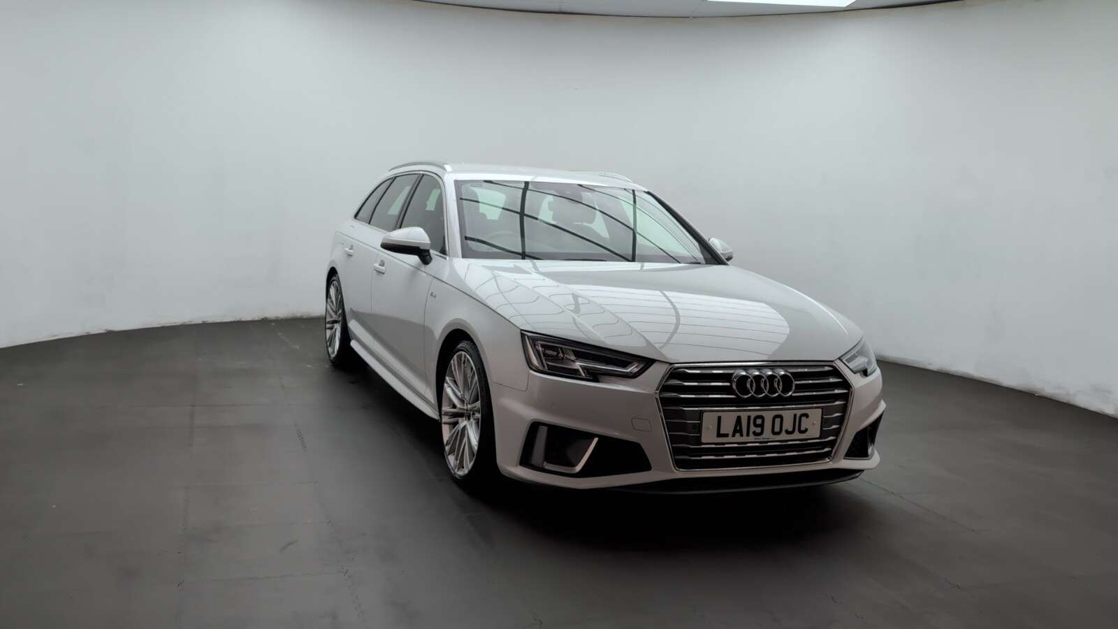 2019 AUDI A4 AVANT 2019 AUDI A4 AVANT