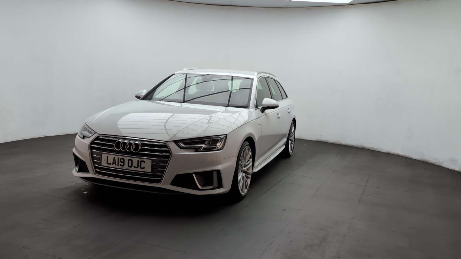 2019 AUDI A4 AVANT 2019 AUDI A4 AVANT