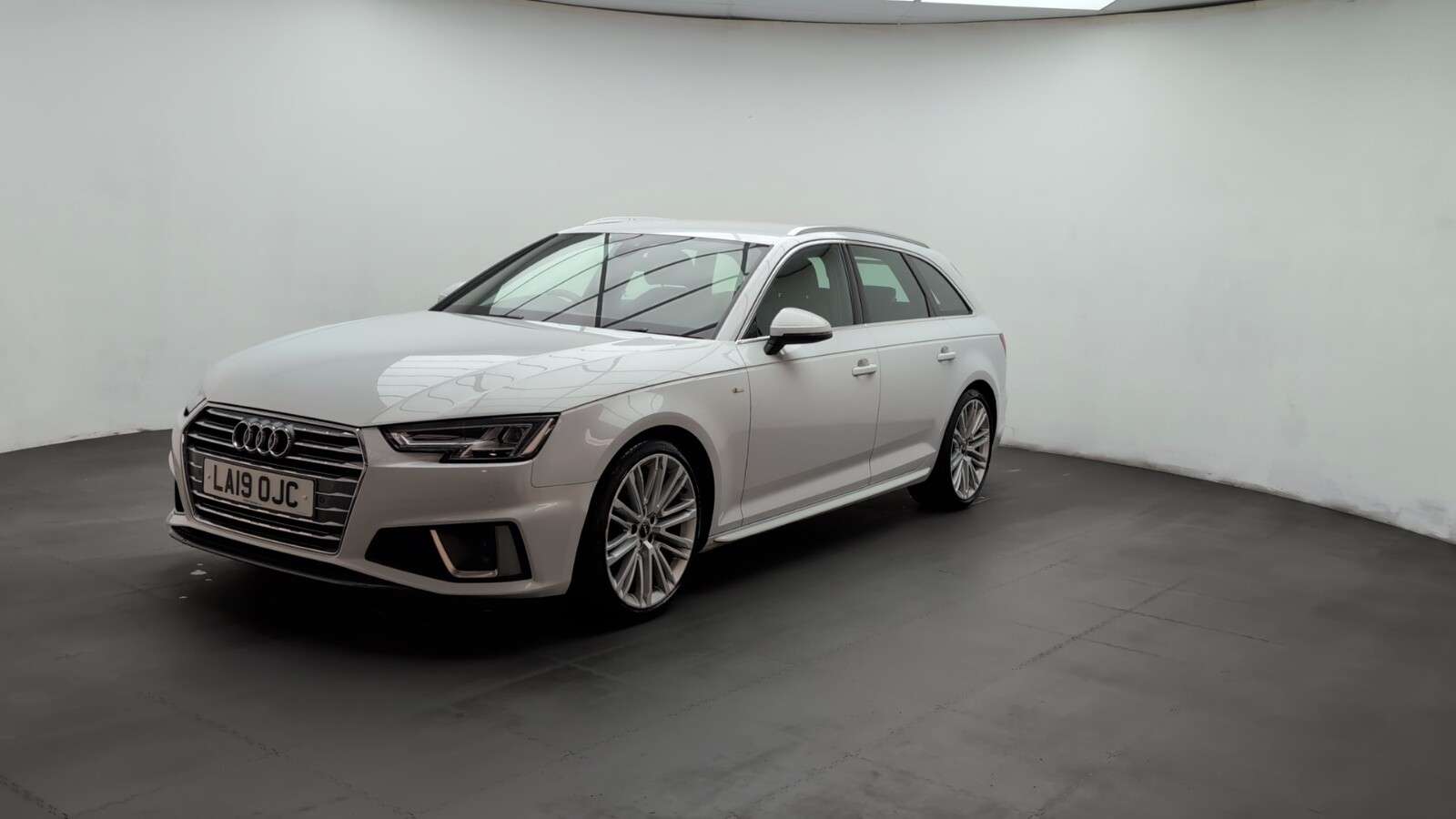 2019 AUDI A4 AVANT 2019 AUDI A4 AVANT
