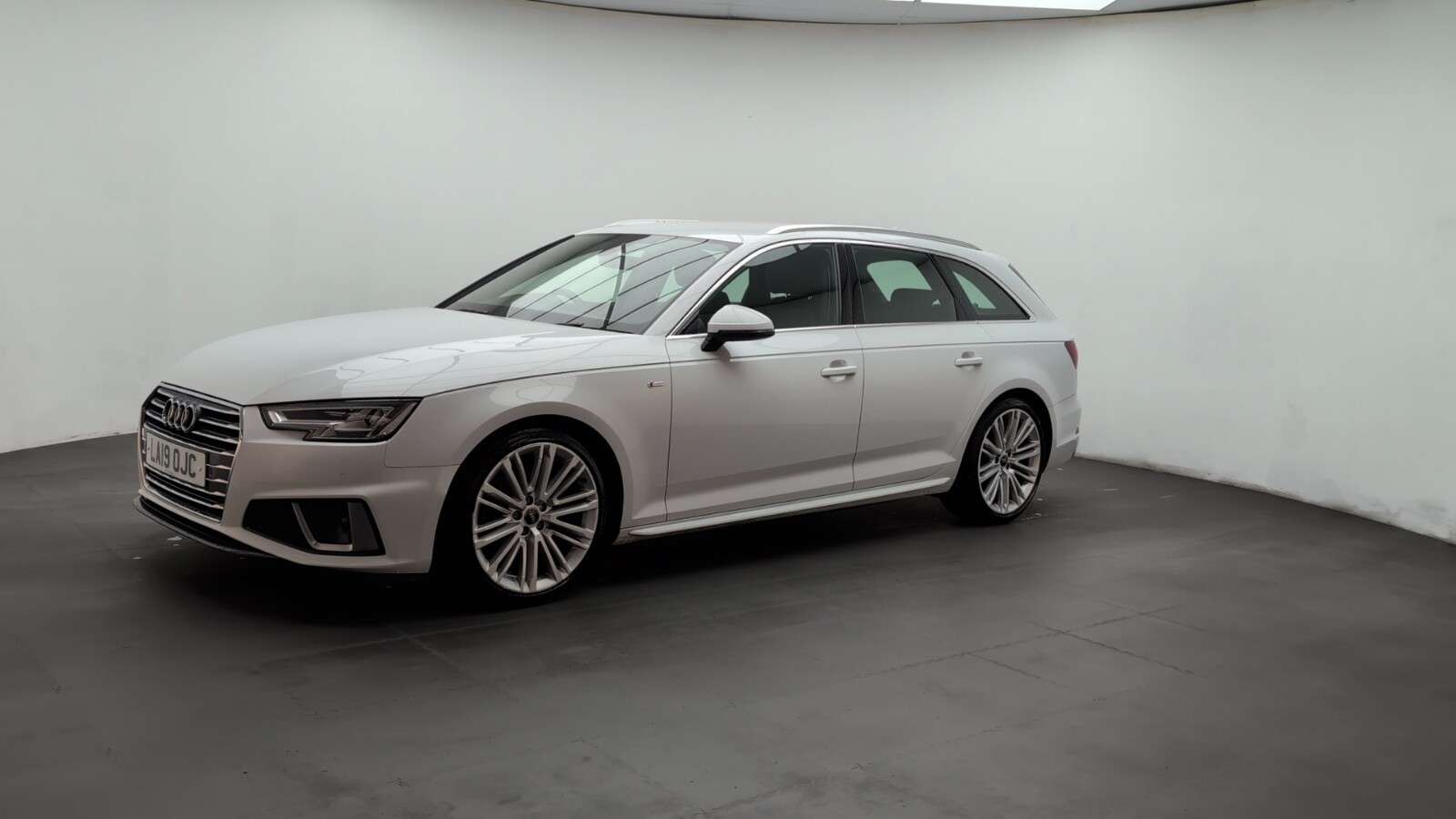 2019 AUDI A4 AVANT 2019 AUDI A4 AVANT