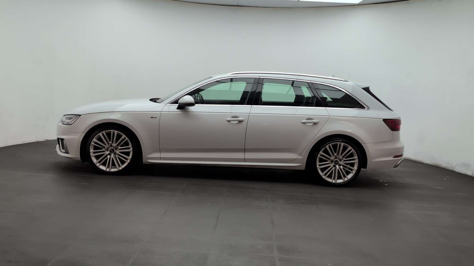 2019 AUDI A4 AVANT 2019 AUDI A4 AVANT