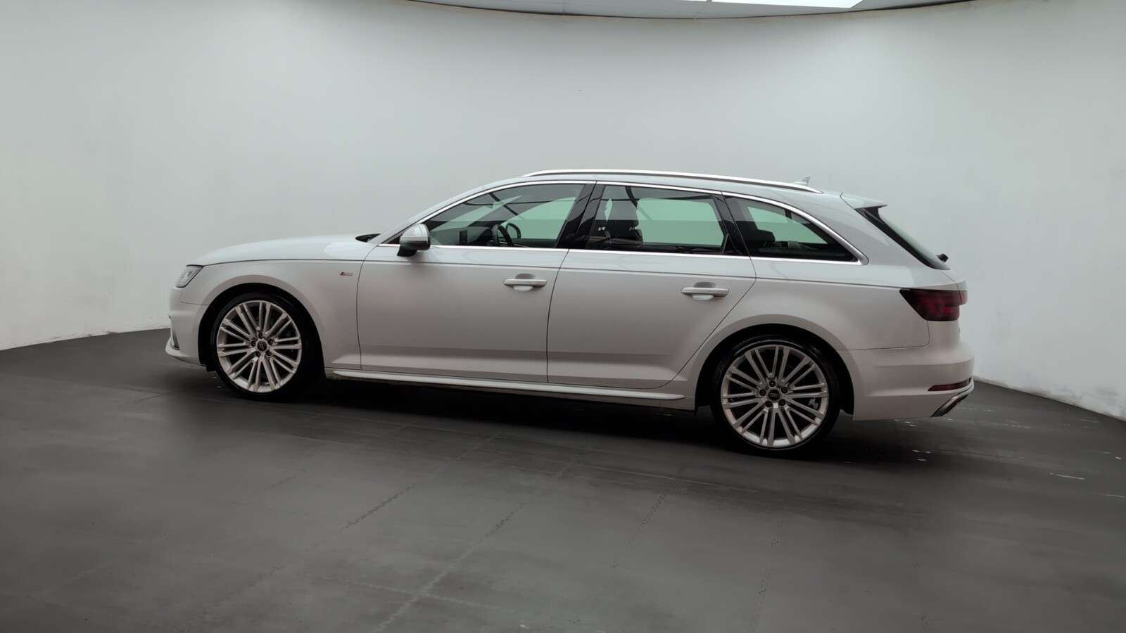 2019 AUDI A4 AVANT 2019 AUDI A4 AVANT