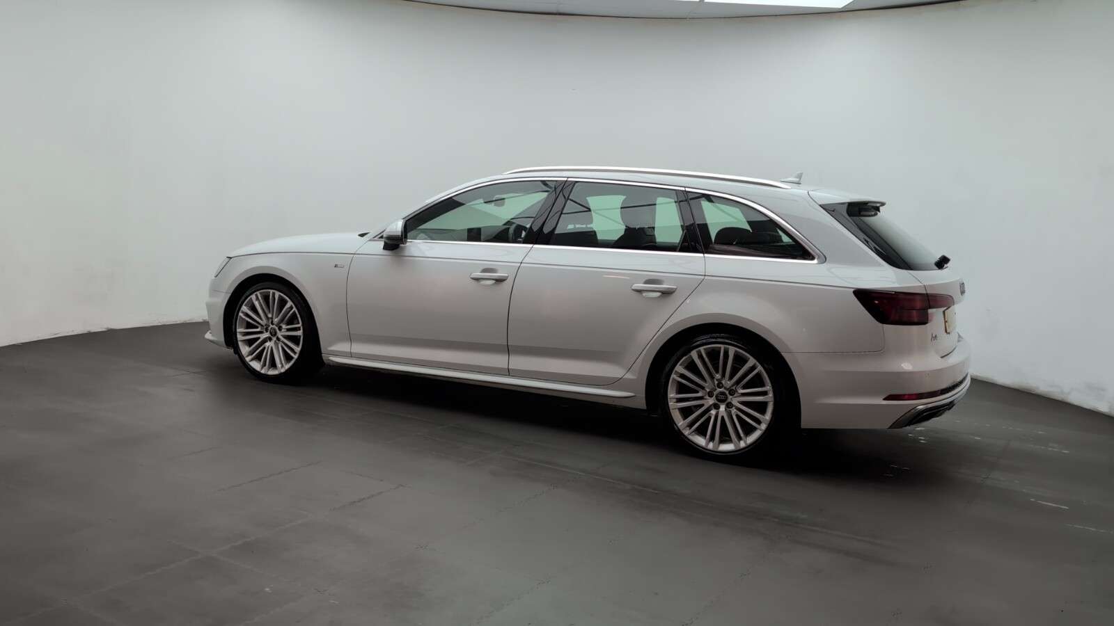 2019 AUDI A4 AVANT 2019 AUDI A4 AVANT