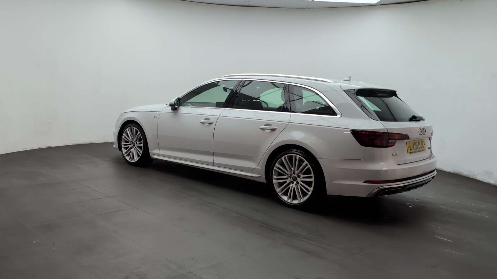 2019 AUDI A4 AVANT 2019 AUDI A4 AVANT