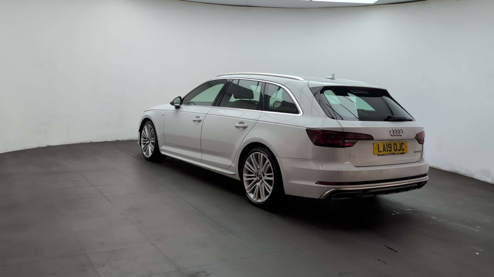 2019 AUDI A4 AVANT 2019 AUDI A4 AVANT