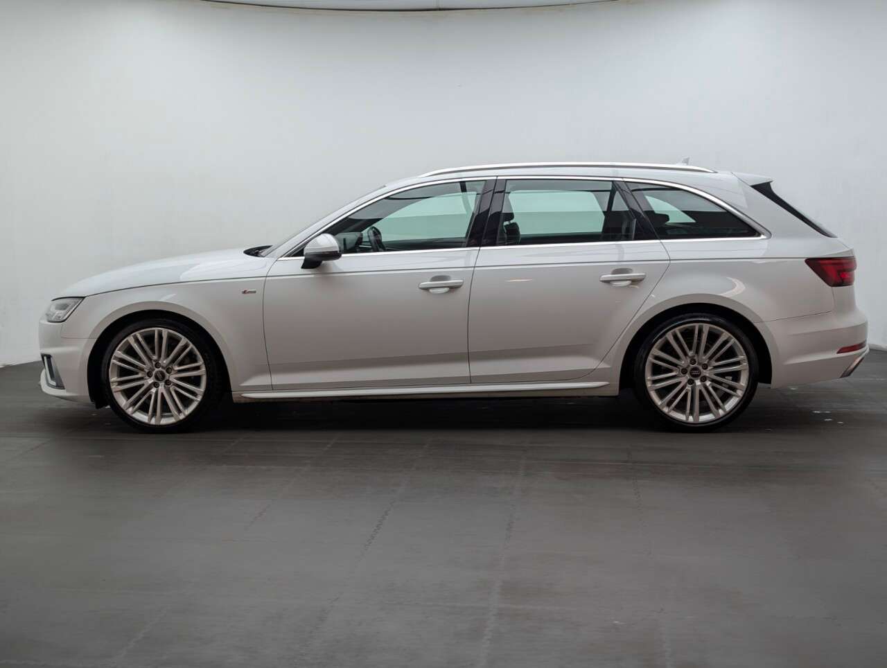 2019 AUDI A4 AVANT 2019 AUDI A4 AVANT