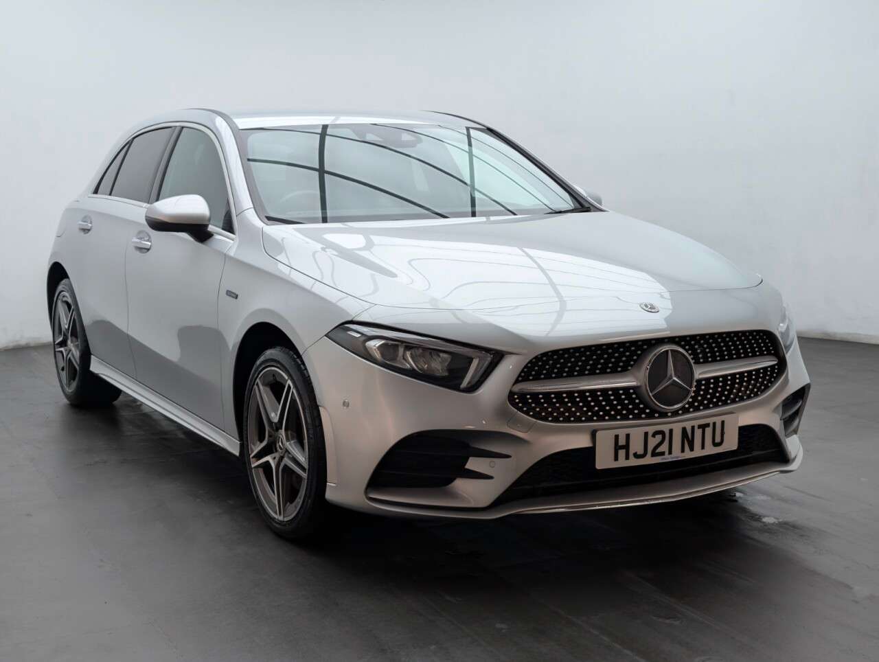 A 2021 MERCEDES-BENZ A CLASS 1.3 A250e 15.6kWh AMG Line (Premium 2) Hatchback 5dr Petrol Plug-in Hybrid A 2021 MERCEDES-BENZ A CLASS 1.3 A250e 15.6kWh AMG Line (Premium 2) Hatchback 5dr Petrol Plug-in Hybrid