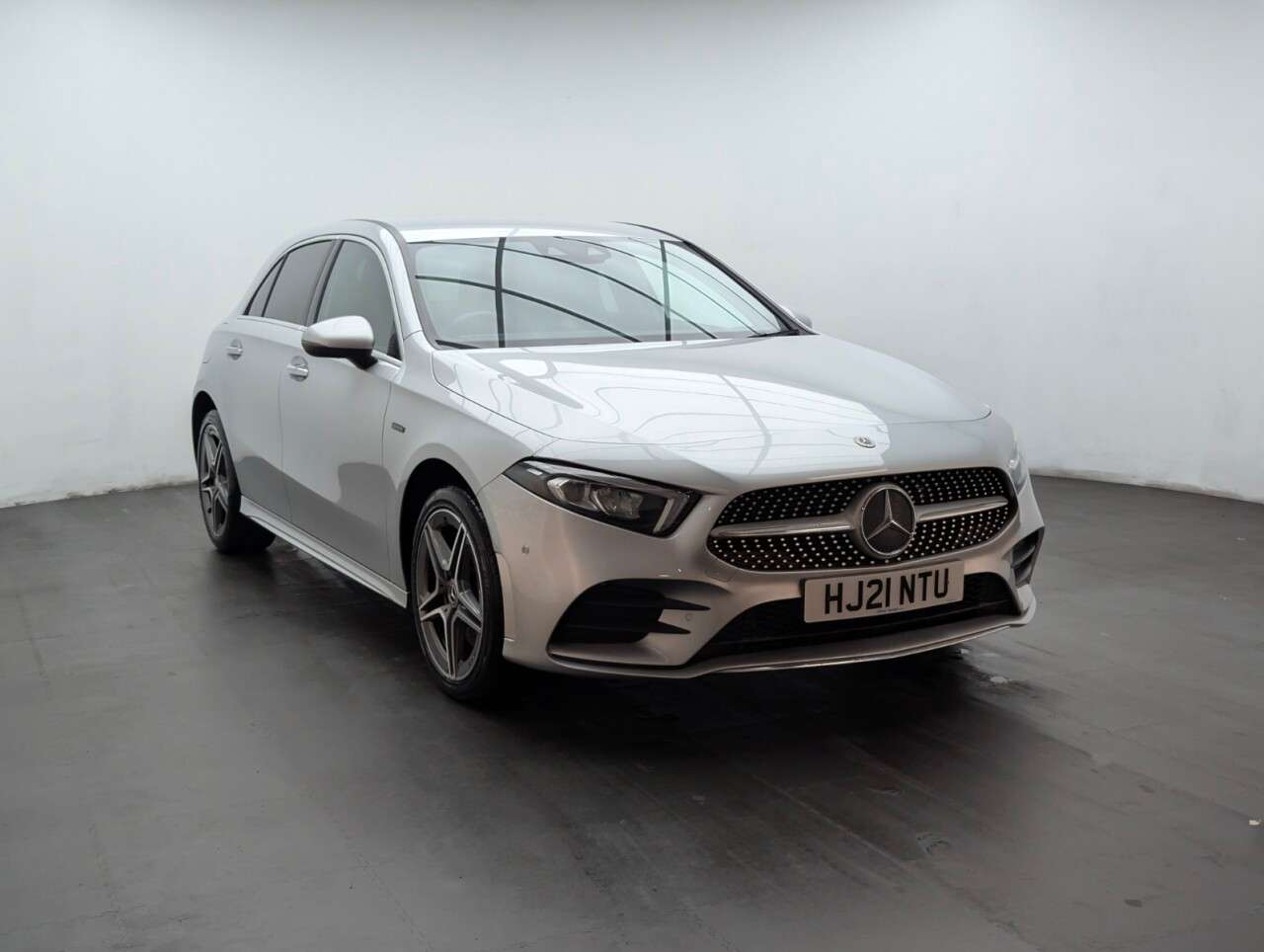 A 2021 MERCEDES-BENZ A CLASS 1.3 A250e 15.6kWh AMG Line (Premium 2) Hatchback 5dr Petrol Plug-in Hybrid A 2021 MERCEDES-BENZ A CLASS 1.3 A250e 15.6kWh AMG Line (Premium 2) Hatchback 5dr Petrol Plug-in Hybrid