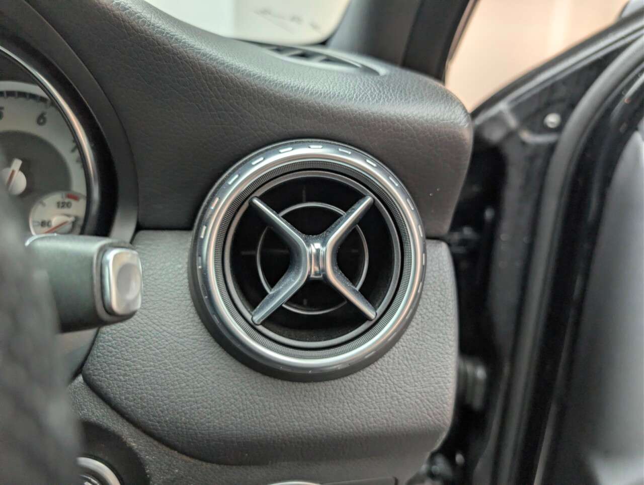 2016 MERCEDES-BENZ GLA CLASS 2016 MERCEDES-BENZ GLA CLASS