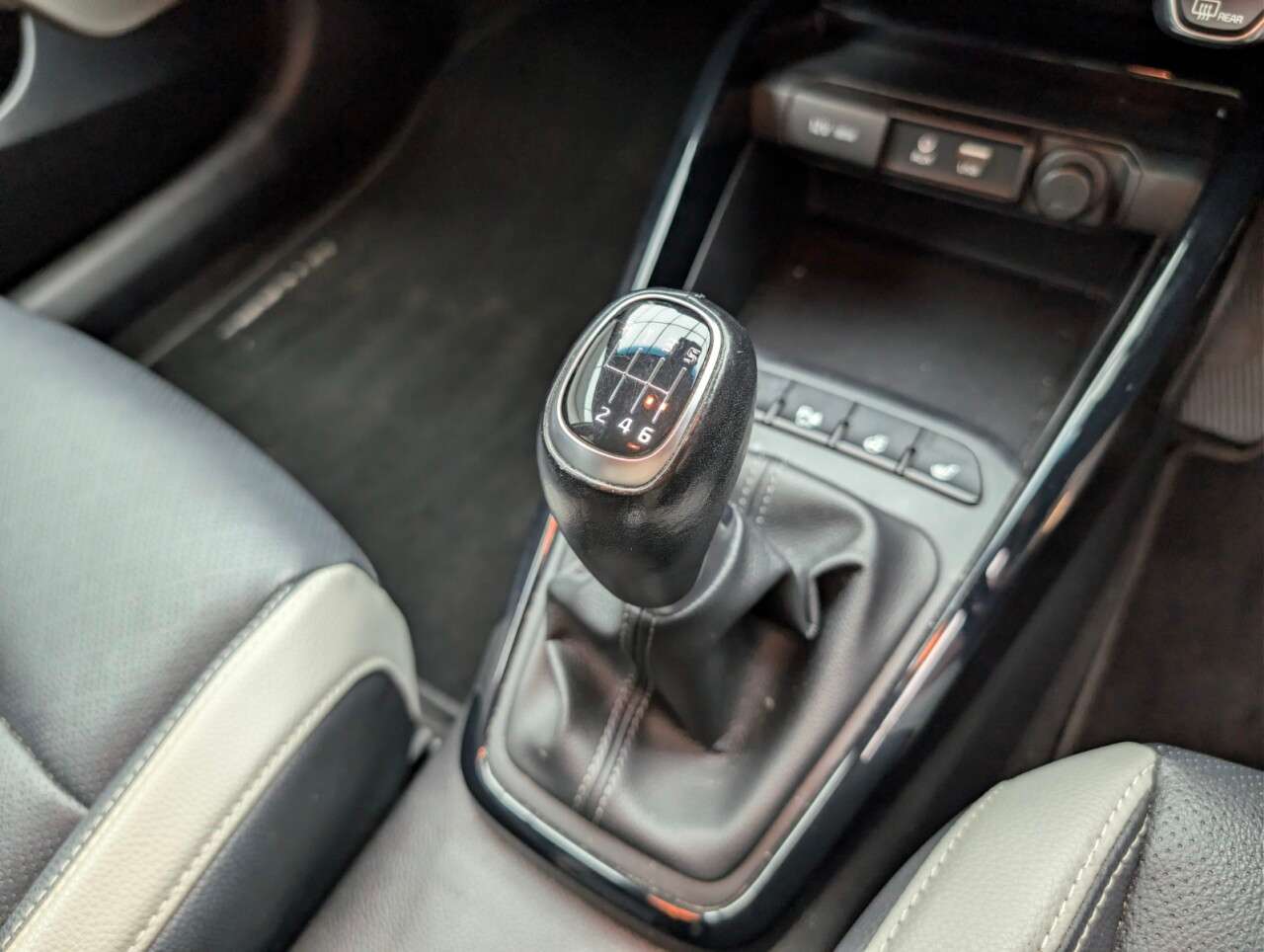 2020 KIA STONIC 2020 KIA STONIC