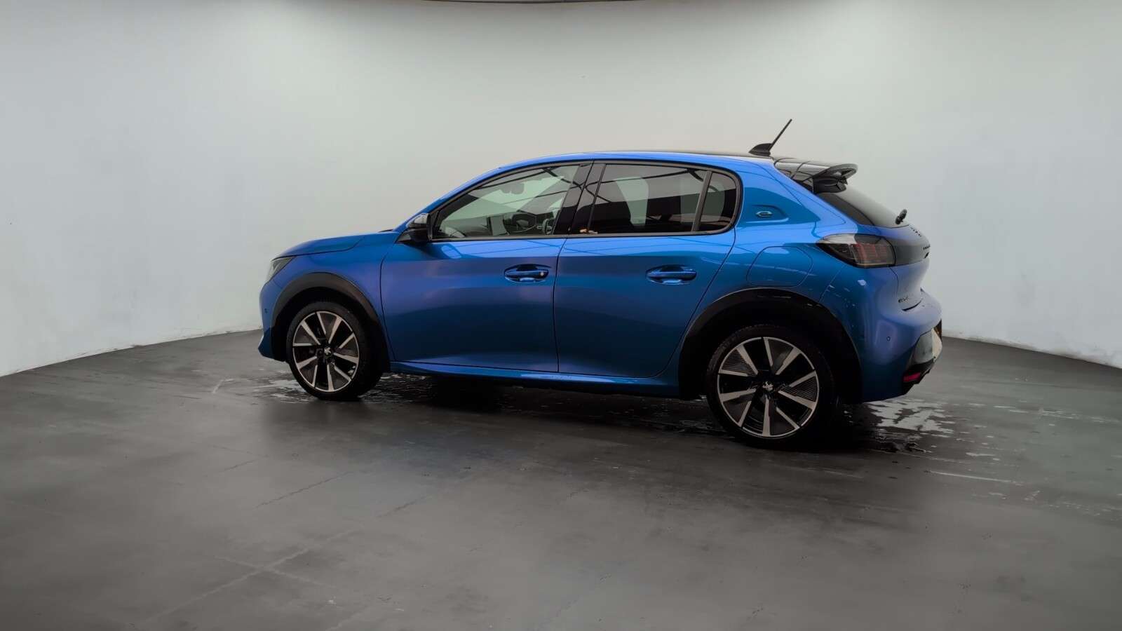 2021 PEUGEOT E-208 2021 PEUGEOT E-208