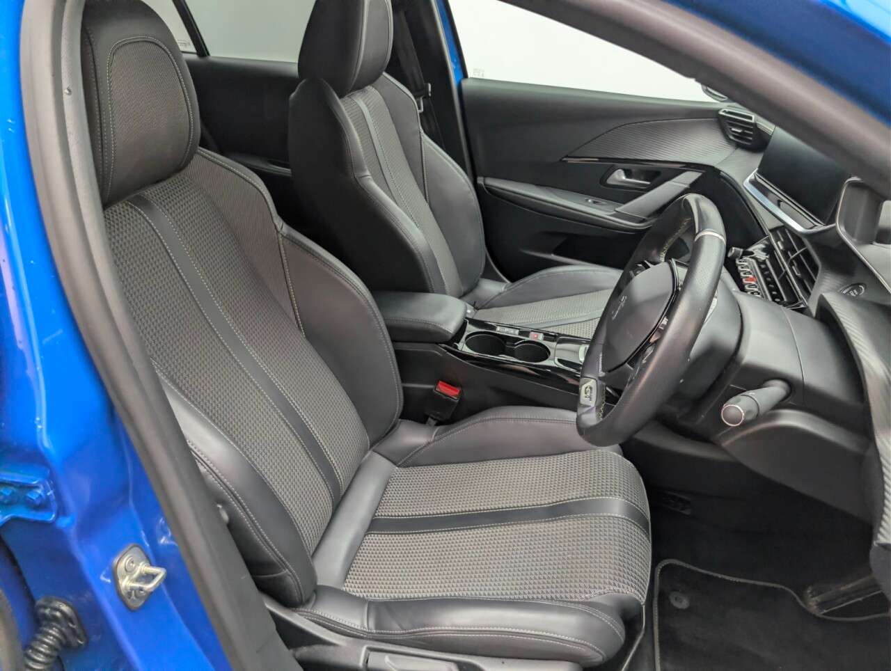 2021 PEUGEOT E-208 2021 PEUGEOT E-208