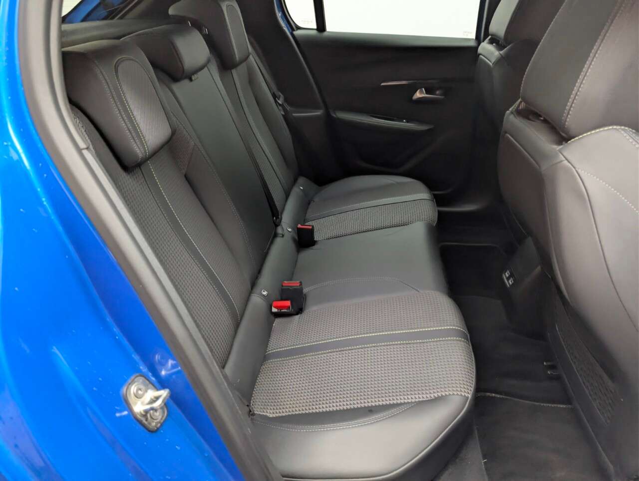 2021 PEUGEOT E-208 2021 PEUGEOT E-208