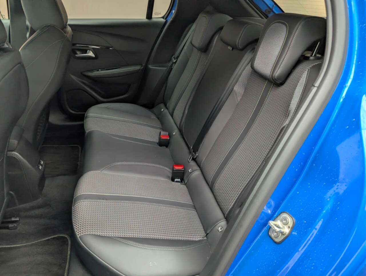 2021 PEUGEOT E-208 2021 PEUGEOT E-208