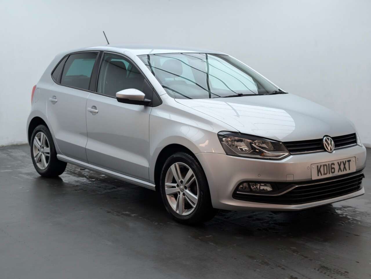 A 2016 VOLKSWAGEN POLO 1.2 TSI BlueMotion Tech Match Hatchback 5dr Petrol Manual Euro 6 (s/s) (90 A 2016 VOLKSWAGEN POLO 1.2 TSI BlueMotion Tech Match Hatchback 5dr Petrol Manual Euro 6 (s/s) (90