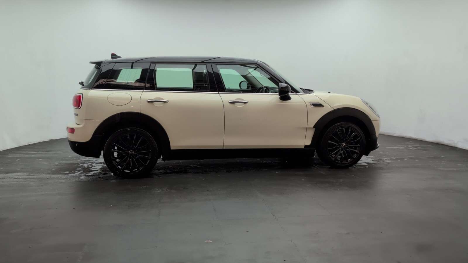 2018 MINI CLUBMAN 2018 MINI CLUBMAN