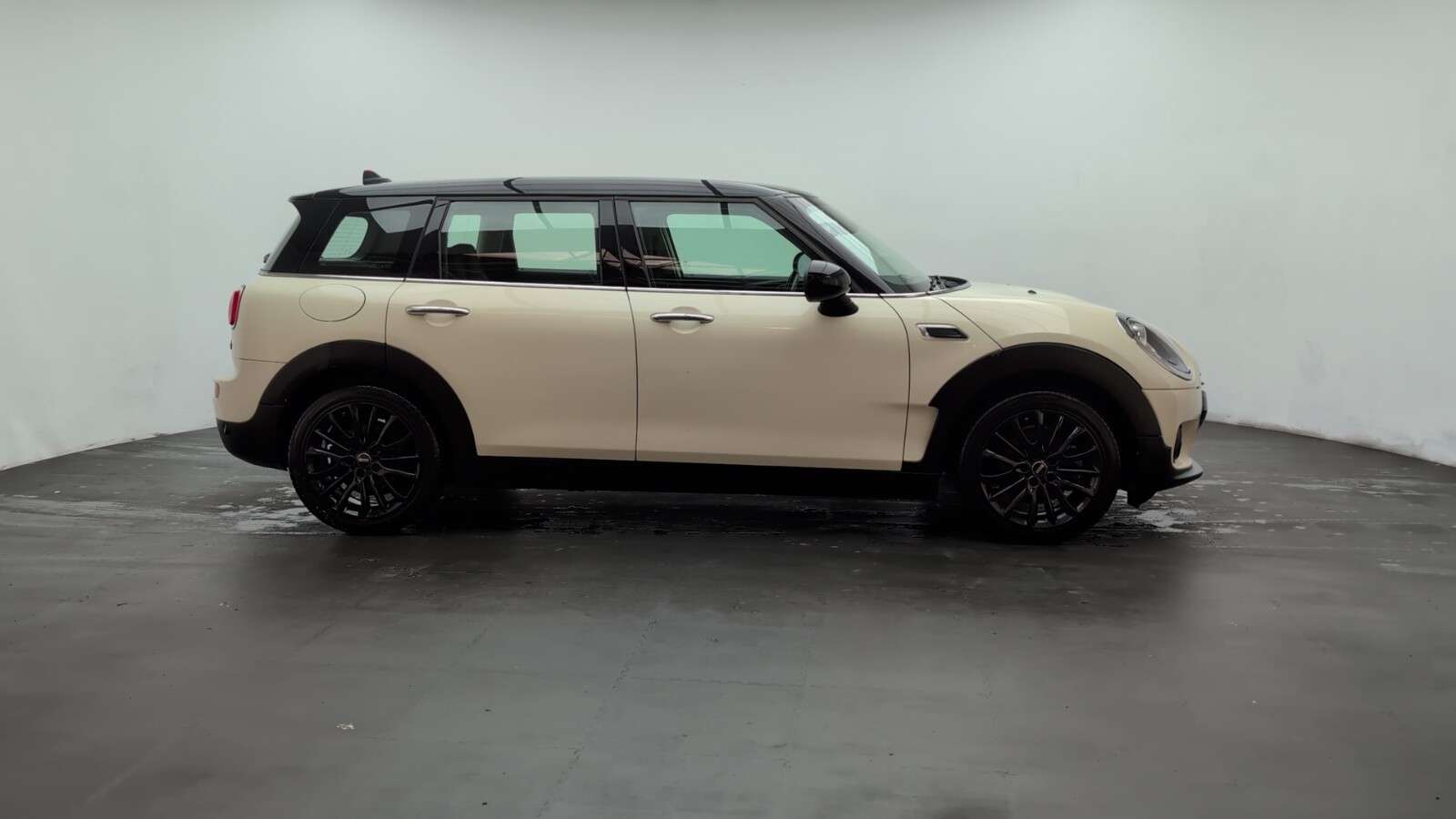 2018 MINI CLUBMAN 2018 MINI CLUBMAN