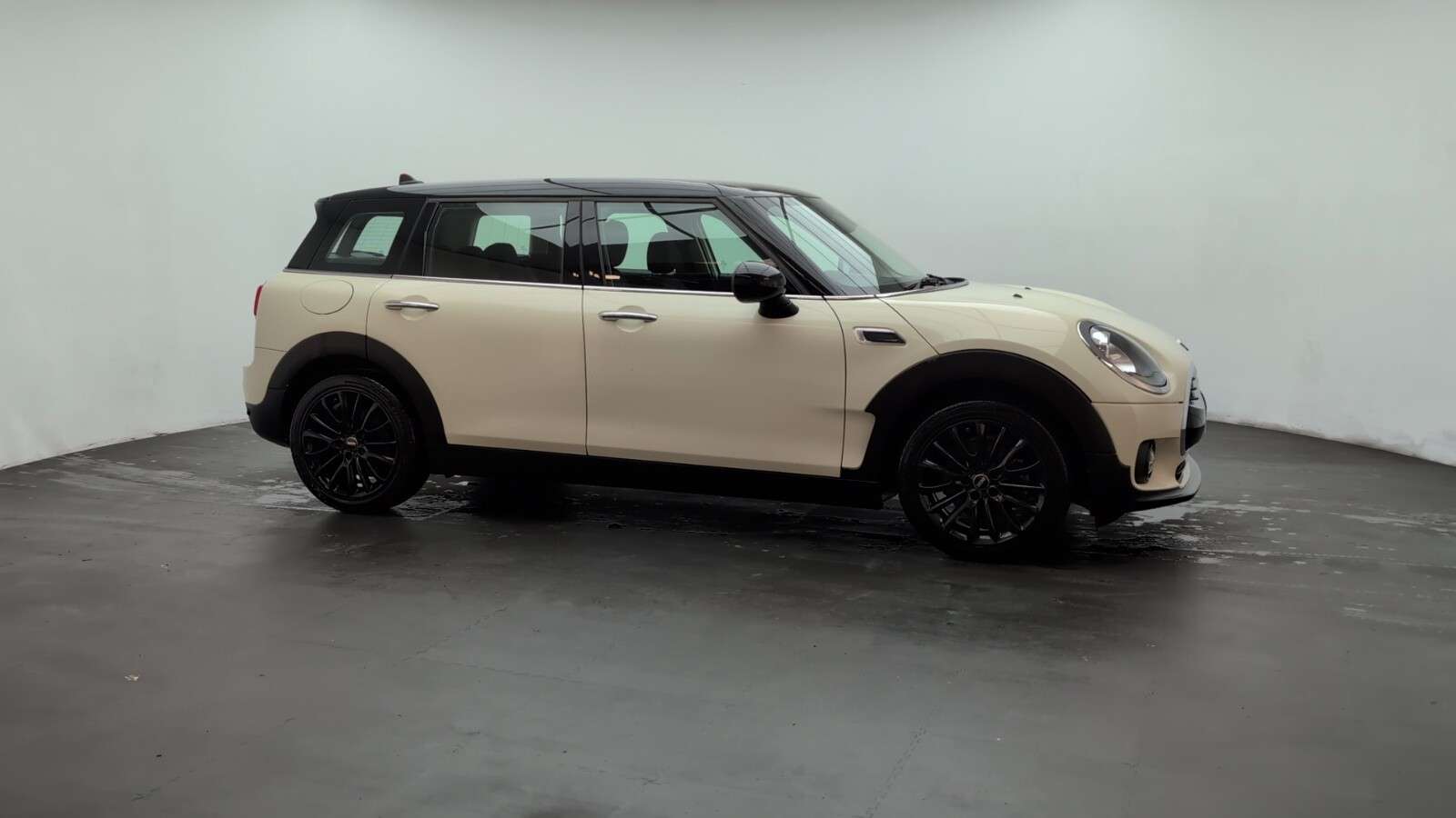 2018 MINI CLUBMAN 2018 MINI CLUBMAN